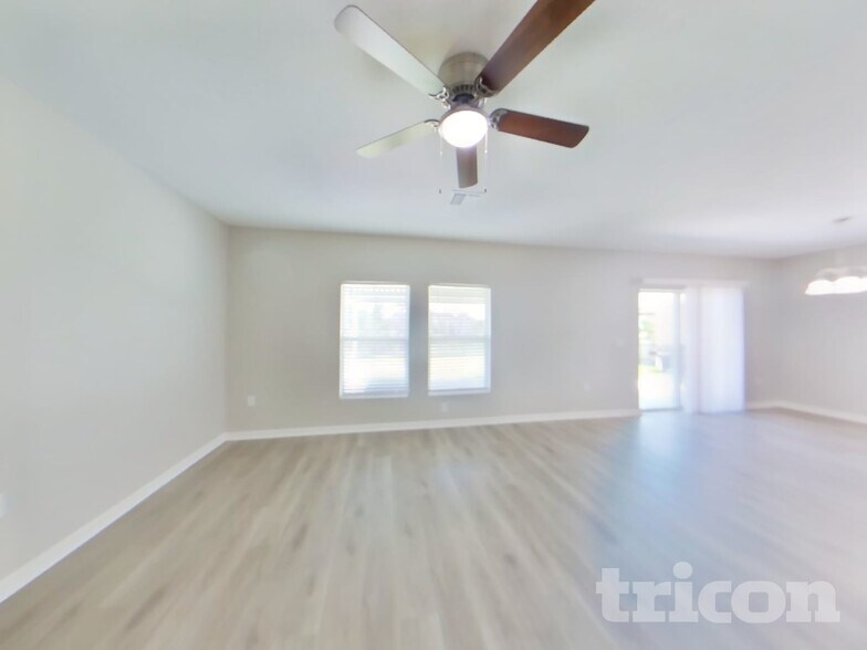 Building Photo - 5475 Summer Sunset Dr