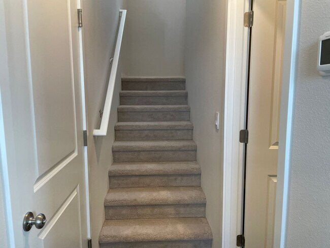 Building Photo - Stunning 4 Bed, 2.5 Bath Home with Premium Finishes, Spacious Layout, and Fenced Backyard!