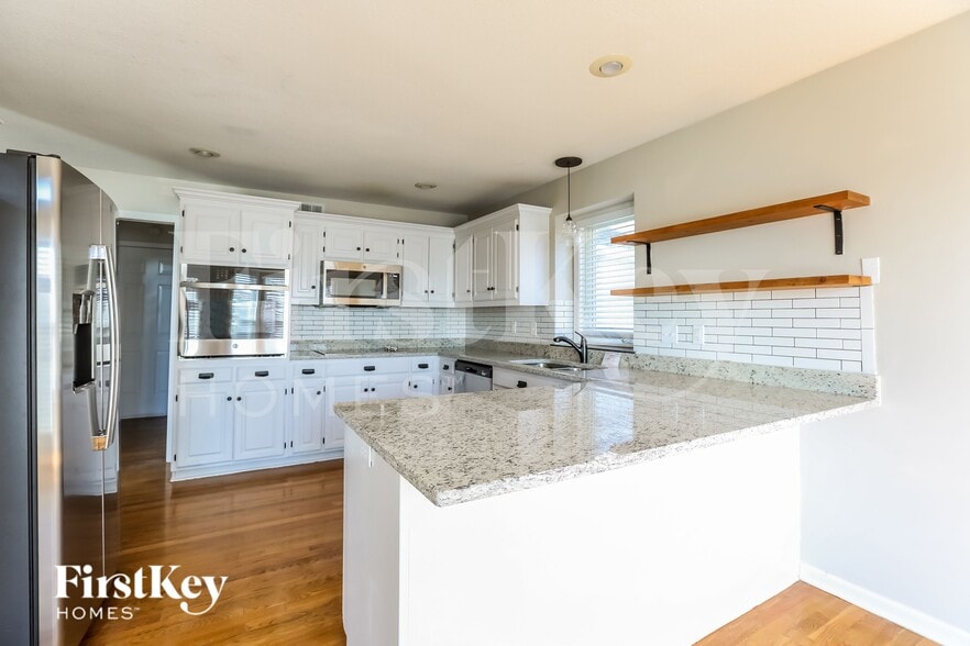 Building Photo - 819 Trailway Dr