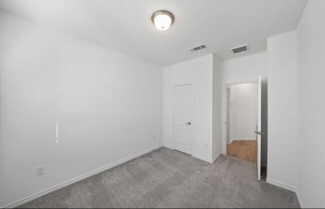 Building Photo - 1309 Tan Gable Ln