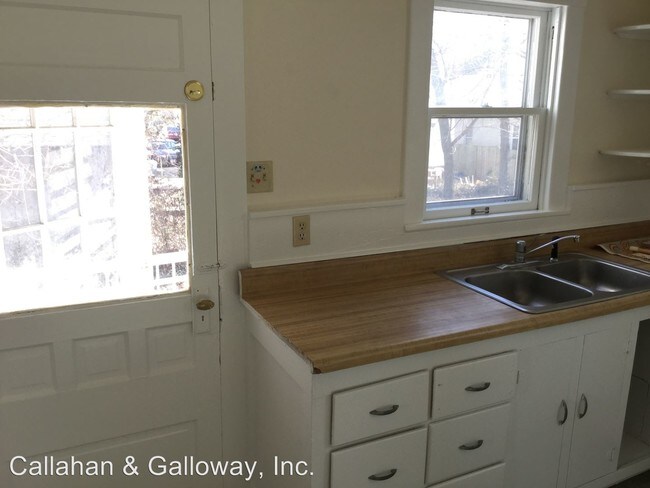 Building Photo - 408 N 8th St