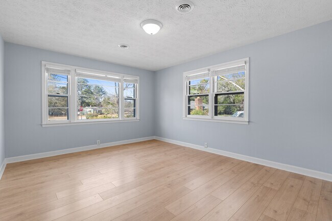 Building Photo - 409 Wilkes Rd