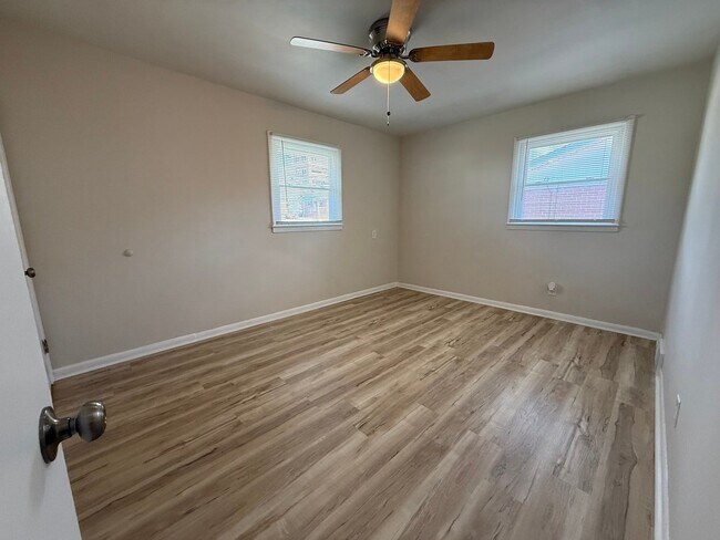 Building Photo - 828 Willow Pl