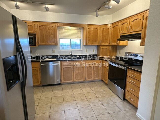 Building Photo - 637 Avalon Ct