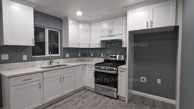 Building Photo - 7432 Franklin St