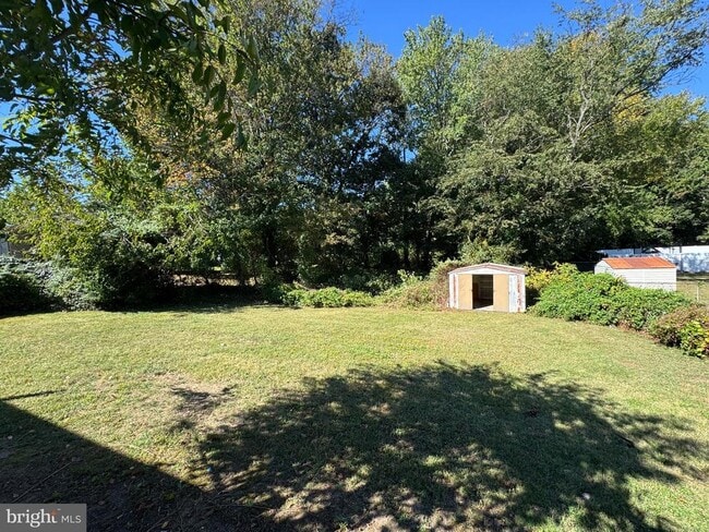 Building Photo - 604 Sylvan Rd