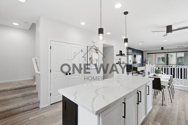 Building Photo - 1685 E Chelsea Ln