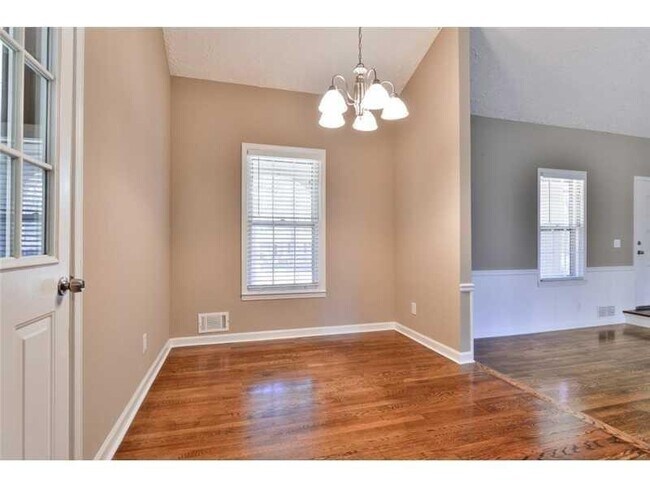 Building Photo - 3958 Plumcrest Cir SE