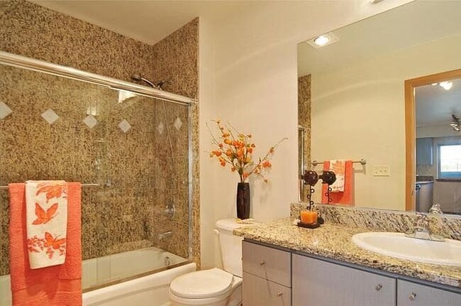 Building Photo - 1125 E Olive St