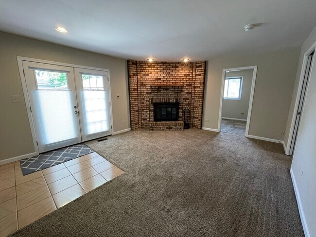 Building Photo - 16819 Forest View Dr