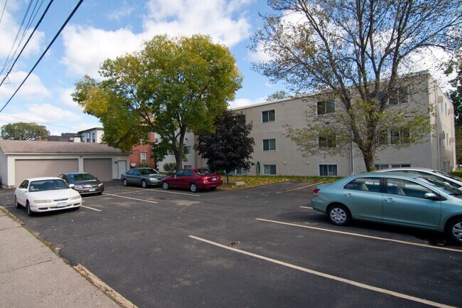 Building Photo - 2730 Dupont