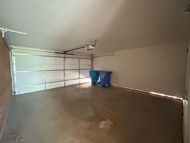 Building Photo - BEAUTIFUL RED BRICK HOME ON A LARGE CUL-DE...