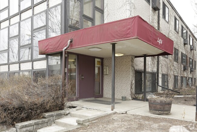 Building Photo - 2401 Clinton Av