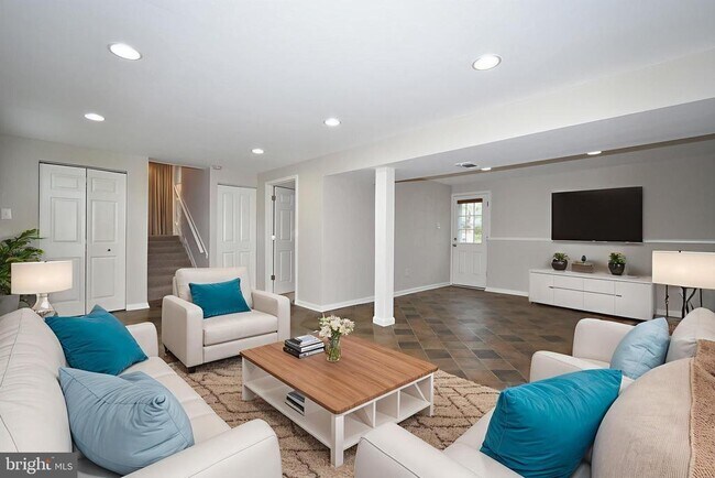 Building Photo - 7045 MacBeth Way