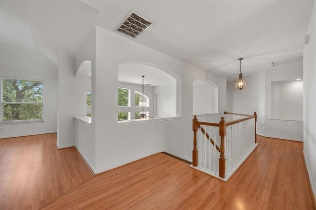 Building Photo - 6920 Larue Belle Cove