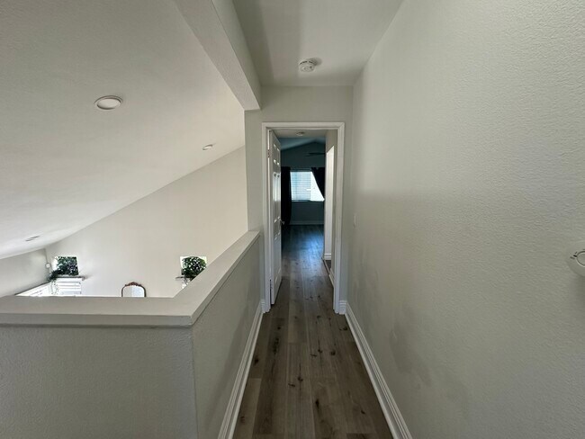 Building Photo - 14824 Gable Ridge Rd