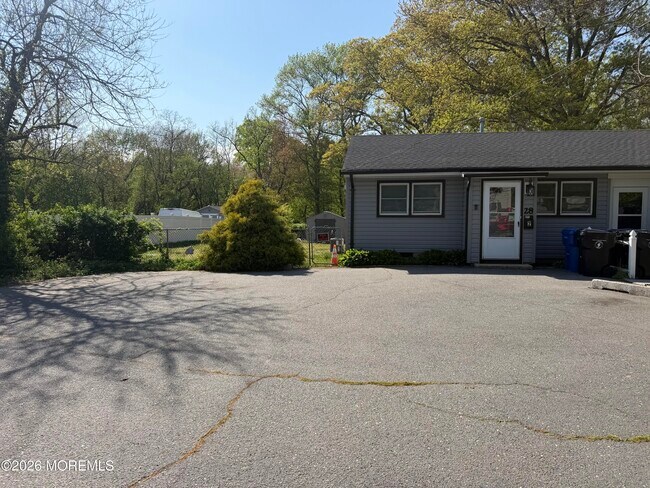 Building Photo - 28 New Monmouth Rd