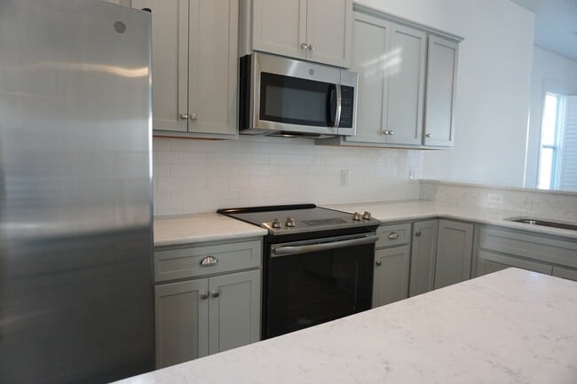 Building Photo - 4032 Tamarisk Ln