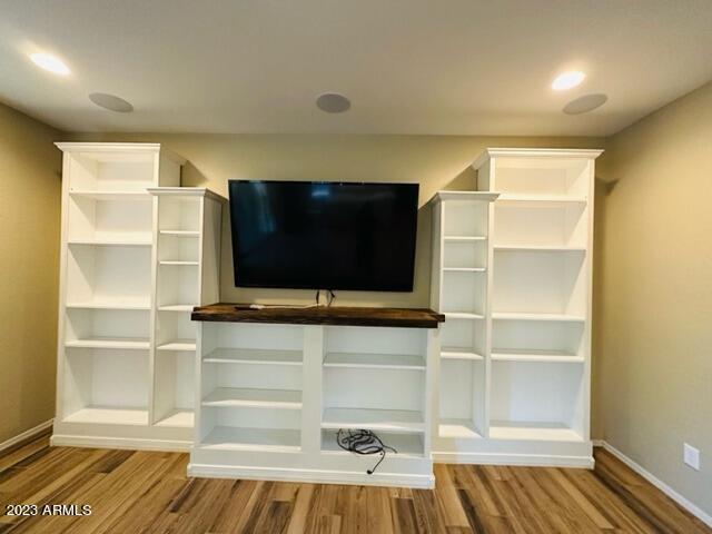 Building Photo - 9528 W Weeping Willow Rd