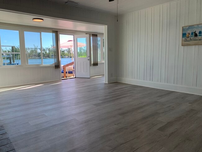 Building Photo - 7140 Longboat Dr E