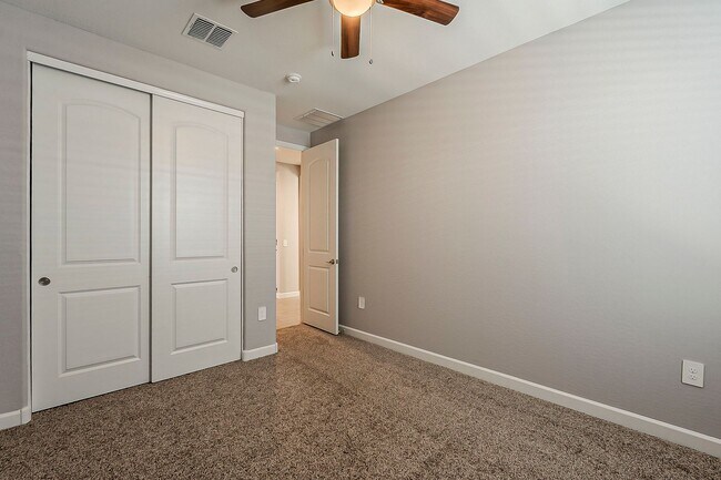 Building Photo - Spacious New-Build Family Home!