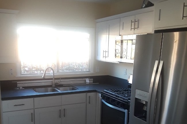 Kitchen - 921 W 83rd St
