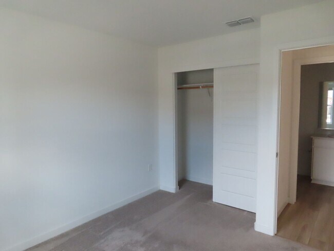 Building Photo - 12800 Spotted Wren Cir