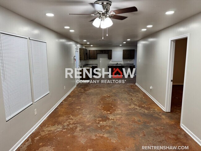 Building Photo - 3017 Chelsea Ave