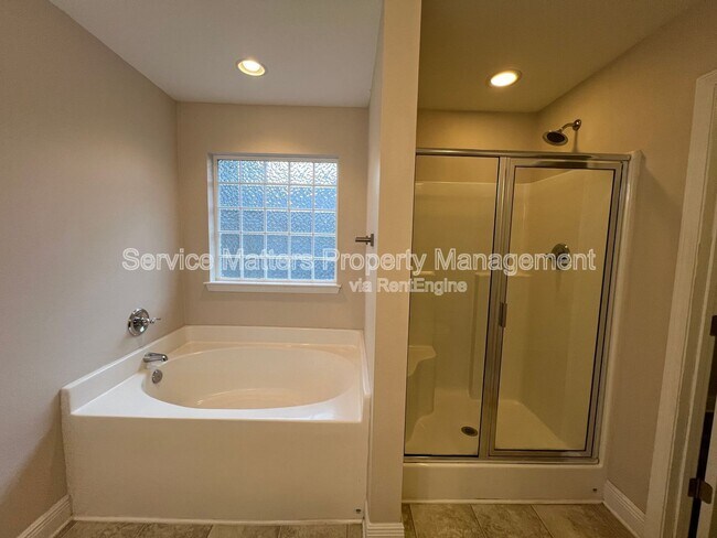 Building Photo - 6017 Autumn Pines Cir