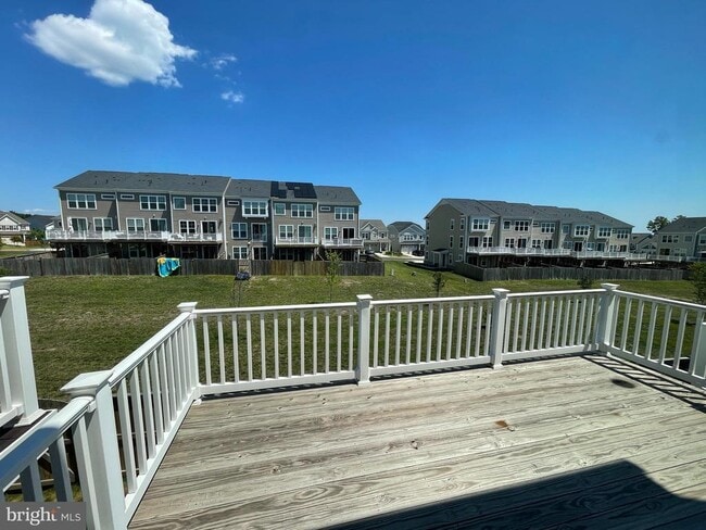 Building Photo - 419 Foxglove Way