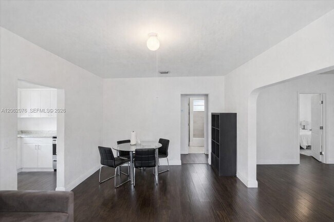 Building Photo - 3645 SW 25th Ter