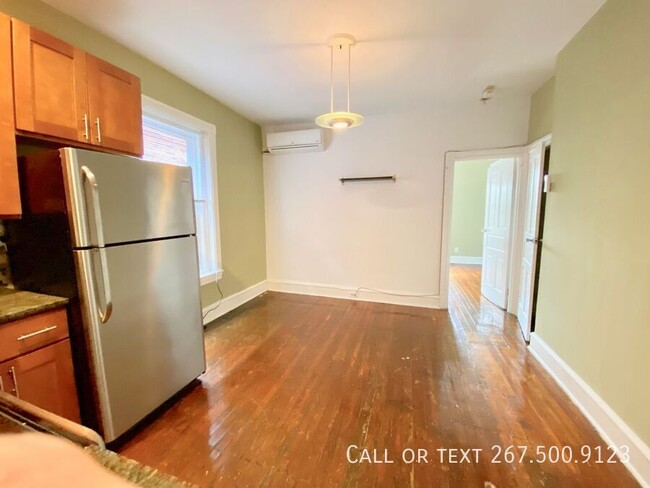 Building Photo - Lovely Junior 1BR / 1BA Apartment Availabl...