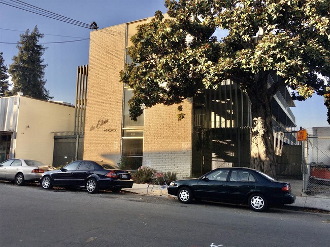 Building Photo - 466 24th St