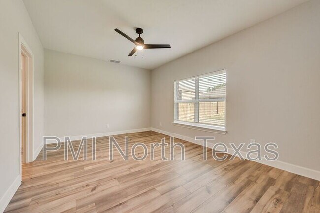 Building Photo - 804 Calhoun Dr