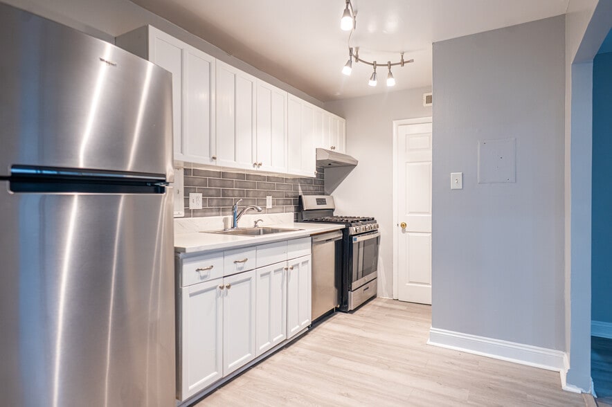 Building Photo - 12211 Braxfield Ct