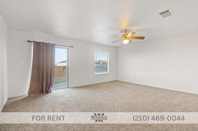 Building Photo - "Charming 3-Bedroom Home with 2 Full Baths and 1,754 Sq Ft of Comfort in Converse, TX!"