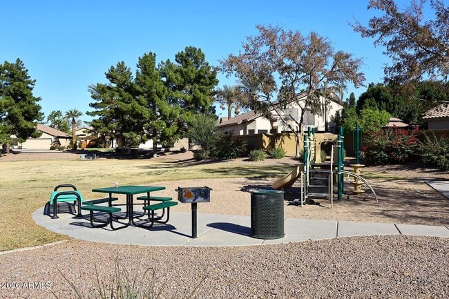 Building Photo - 731 W Melody Ave