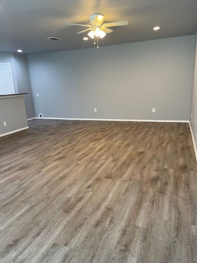 Building Photo - 1301 N. Colton- HW