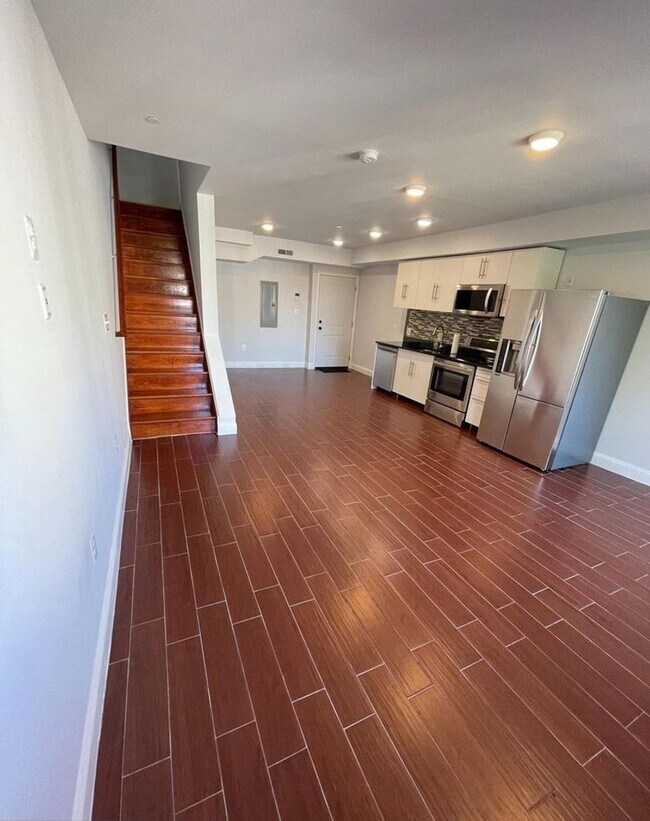 Building Photo - 615 N 11th St