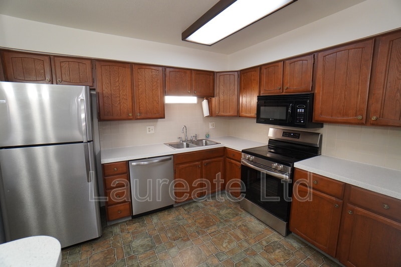 Building Photo - 5859 Newcombe Ct