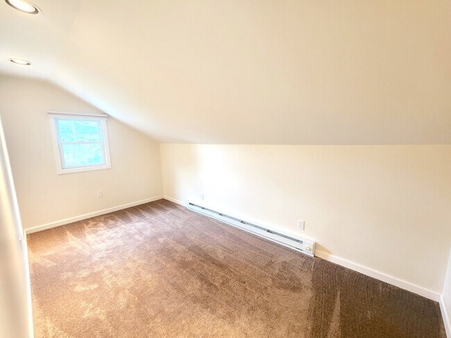 Building Photo - 9 Wisteria Ln