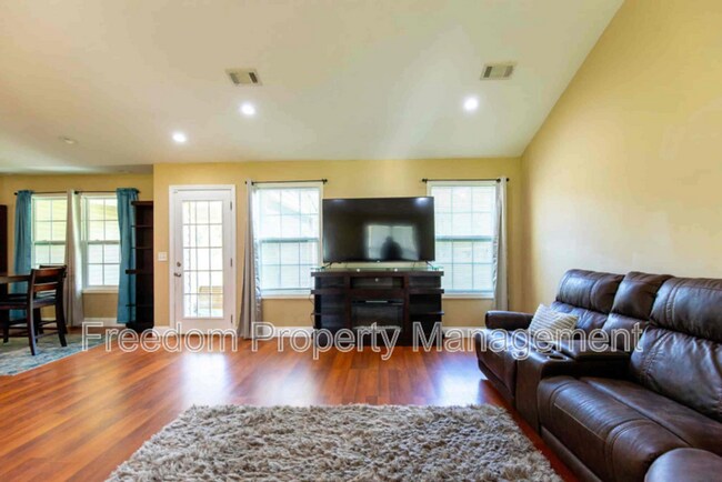 Building Photo - 1373 Darden Rd