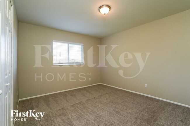 Building Photo - 143 SE 20th St