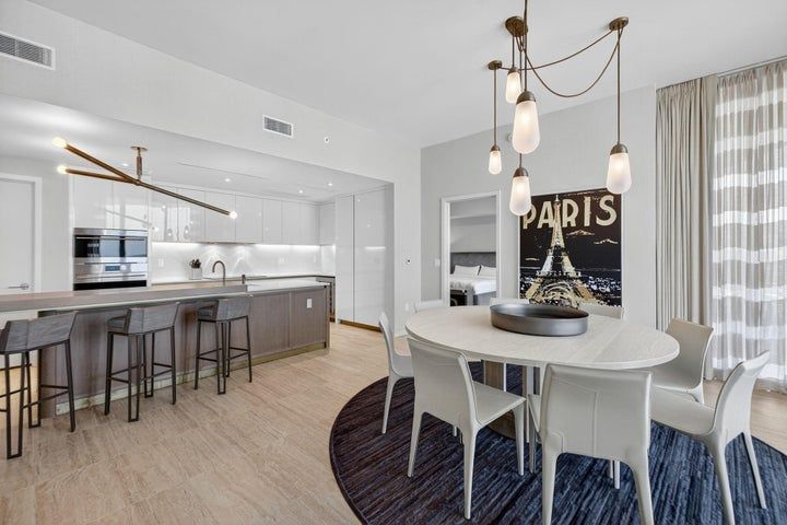 Building Photo - 525 N Fort Lauderdale Beach Blvd