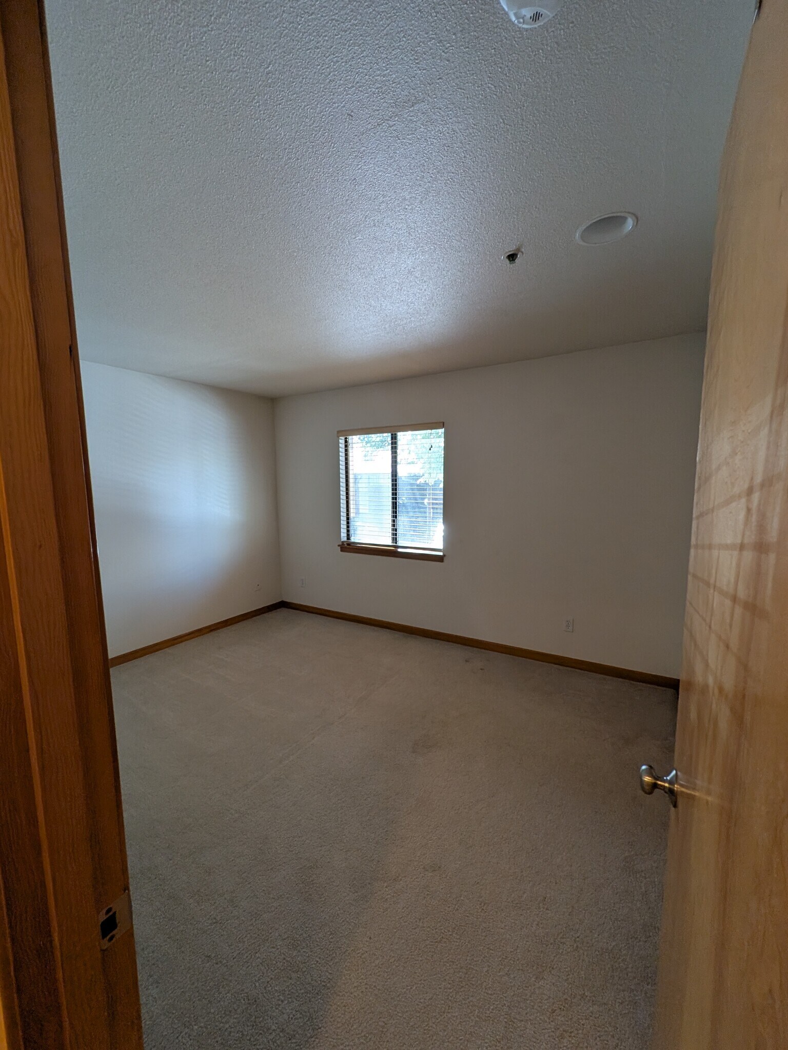 bedroom - 920 NW Naito Pky