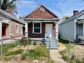 Building Photo - 2127 Wilson Ave