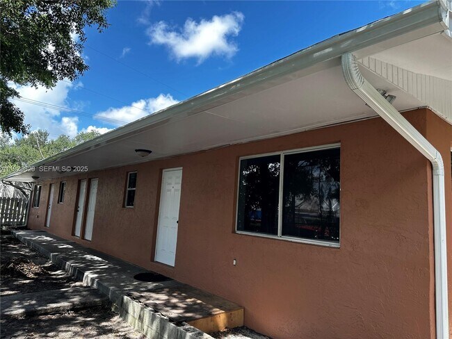 Building Photo - 566 NW 95th St