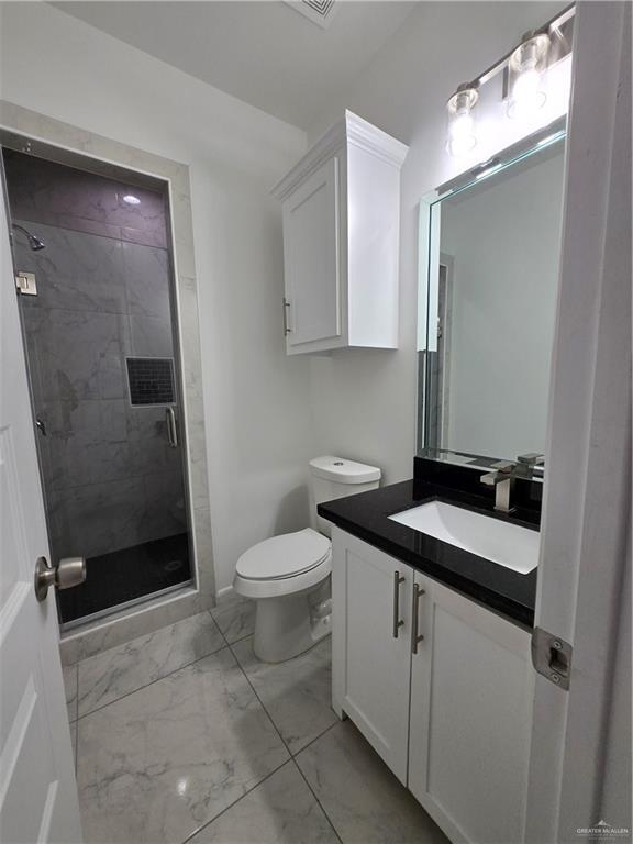 Building Photo - 14 W Woodson Dr