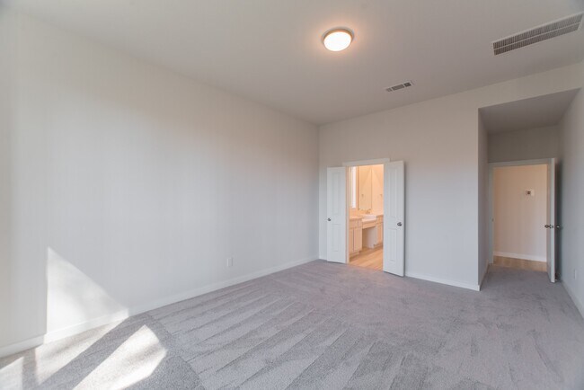 Building Photo - 17138 Crimson Crest Dr