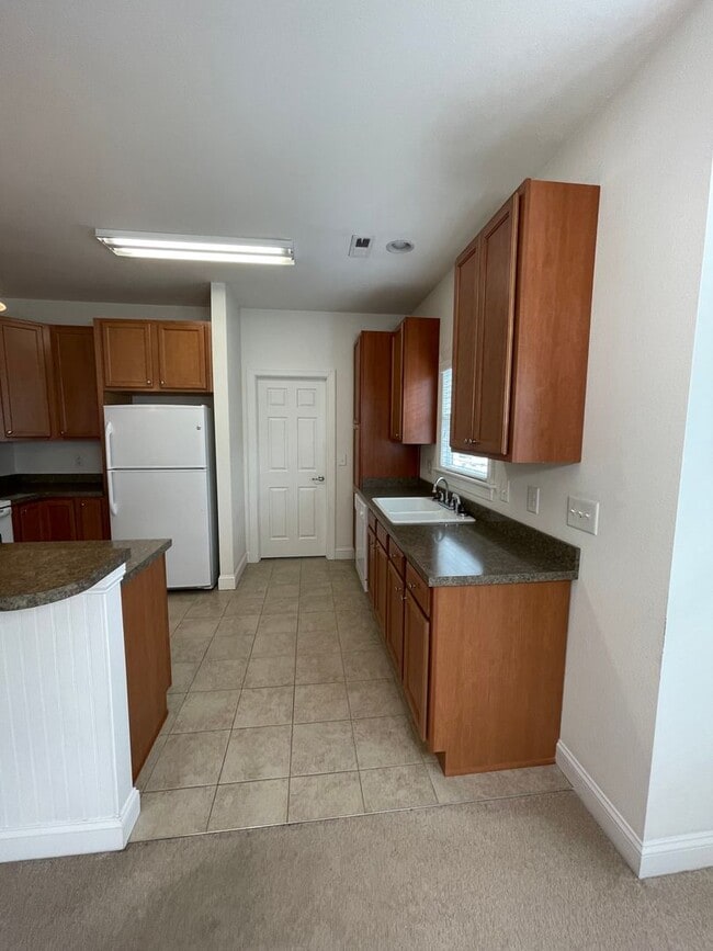 Building Photo - Charming 3 Bedroom, 2 Bath Home in the Heart of Manteo!